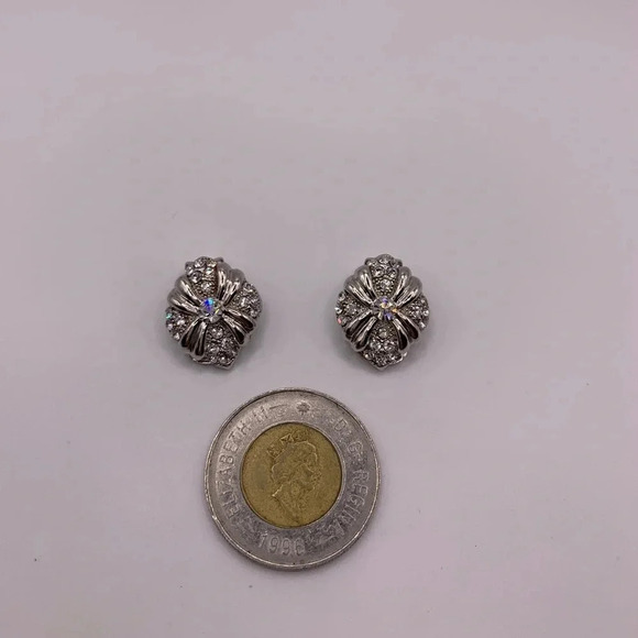 Vintage silver tone  rhinestone clip on earrings - Picture 4 of 5
